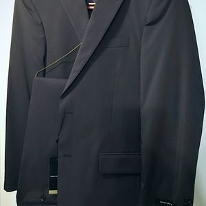 New!!!  Men’s suit by Jones New York